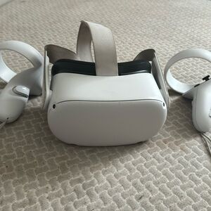 Oculus quest 2 size adjusts